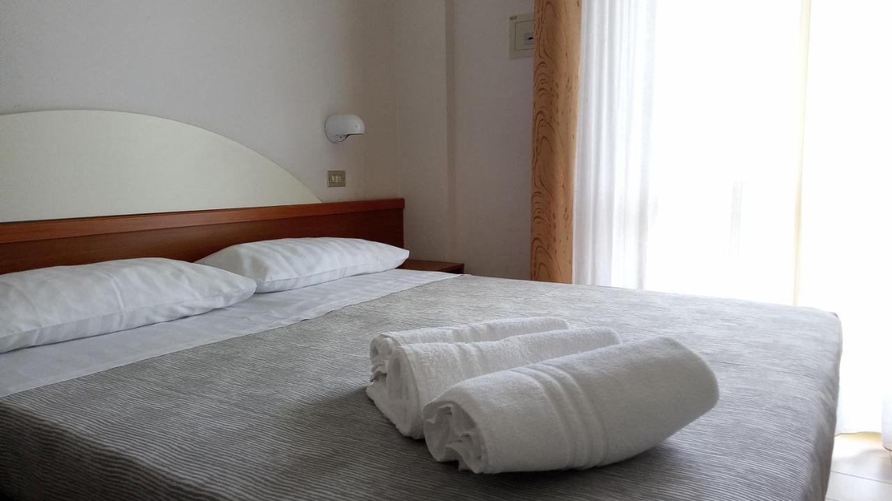 Hotel Meeting Beach Bellaria-Igea Marina Buitenkant foto